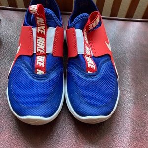 Nike Flex Runner slip-on sneakers